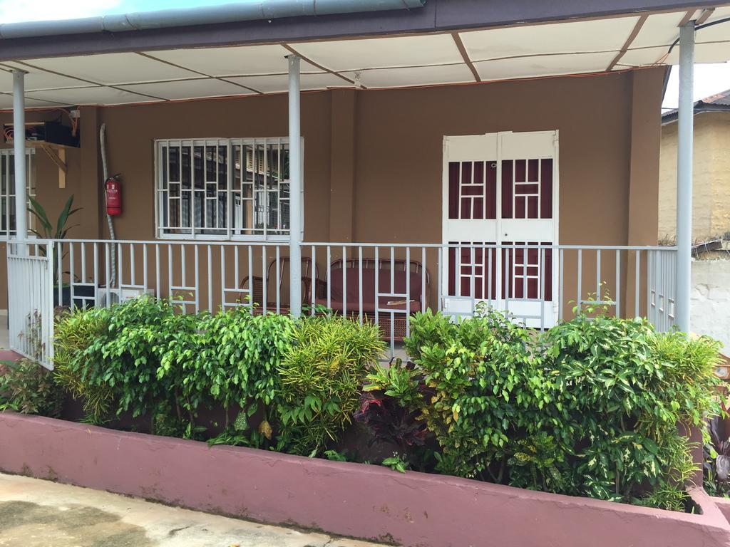 The Jam Lodge Freetown Exterior photo